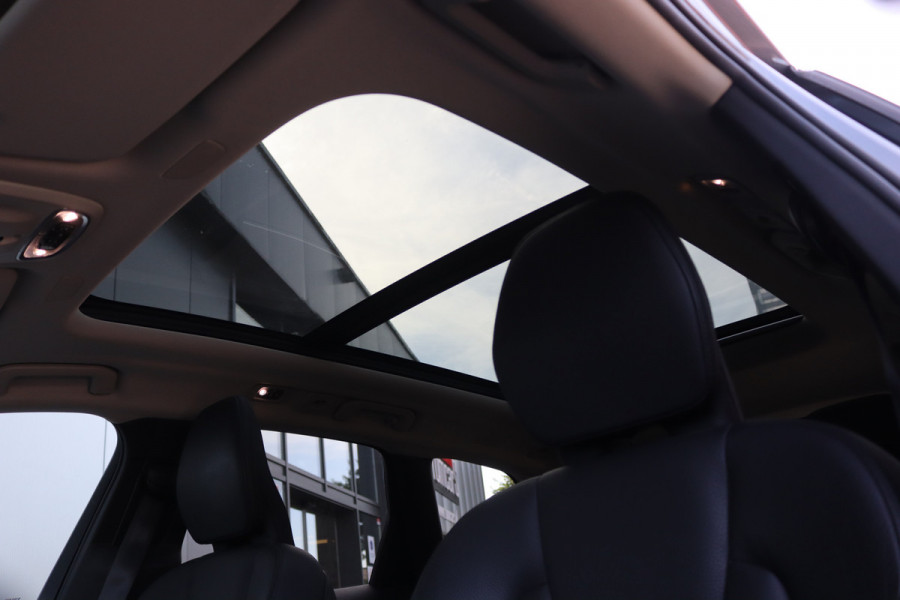 Volvo XC60 2.0 T8 Twin Engine AWD Momentum Pro Open-dak/Trekhaak/Camera/Leder/Carplay-android