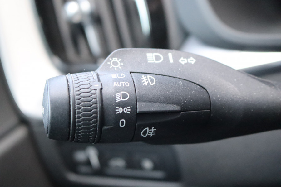 Volvo XC60 2.0 T8 Twin Engine AWD Momentum Pro Open-dak/Trekhaak/Camera/Leder/Carplay-android