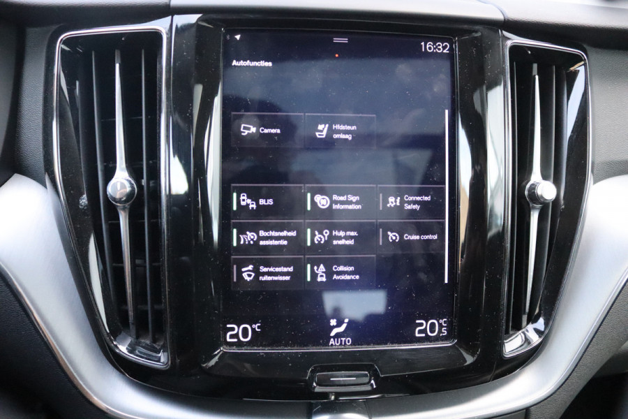 Volvo XC60 2.0 T8 Twin Engine AWD Momentum Pro Open-dak/Trekhaak/Camera/Leder/Carplay-android