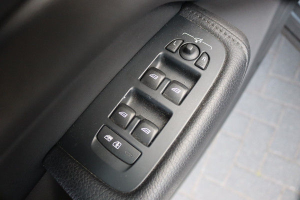 Volvo XC60 2.0 T8 Twin Engine AWD Momentum Pro Open-dak/Trekhaak/Camera/Leder/Carplay-android