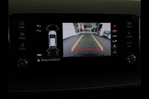 Škoda Fabia 1.0 TSI Monte Carlo 95pk 95 pk | Verlengde garantie | Stoelverwarming | Navigatie via App | Parkeersensoren | Achteruitrijcamera | LED koplampen |