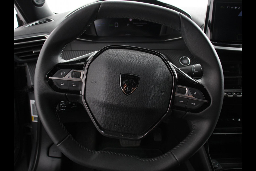 Peugeot e-2008 EV Allure 50 kWh Navigatie Apple Carplay/Android Auto Climate Control Led Parkeer sensoren Cruise Control Stoelverwarming