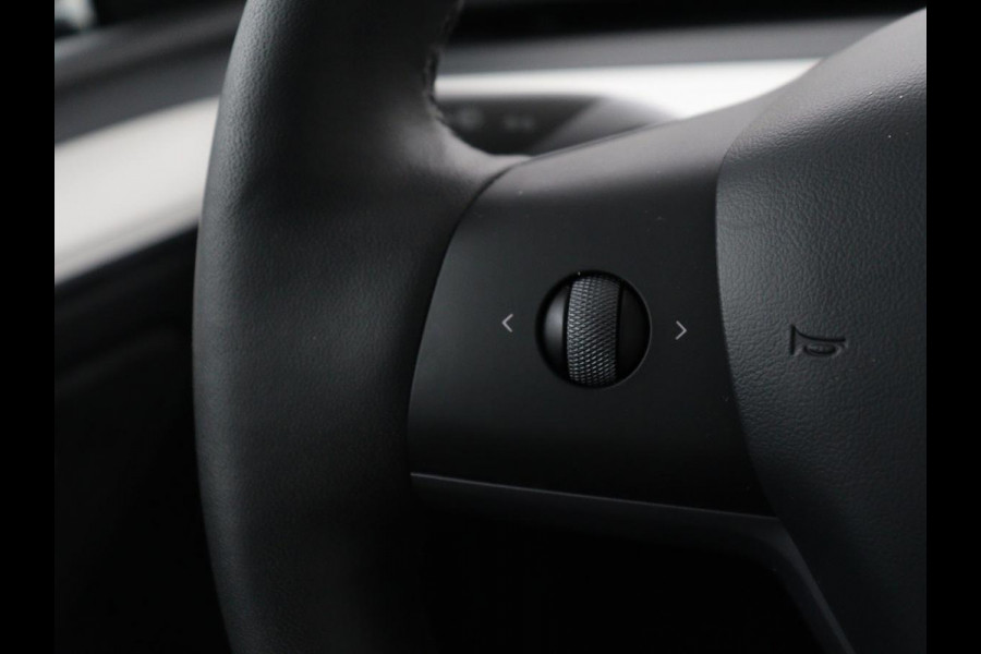 Tesla Model Y Performance AWD 75 kWh | SOH 94.8% | Traffic-Aware Cruise control | Leder | Achterbank verwarming | 21'' | Full LED | Panoramadak |