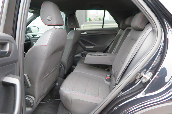 Volkswagen T-Roc 1.5 TSI 150pk DSG Sport Business R-Line ,Led,Trekhaak ,Navi, Achteruitrijcamera, Virtual cockpit, DAB+ , PDC, LMV19" ,Electr. achterklep, Carplay etc.
