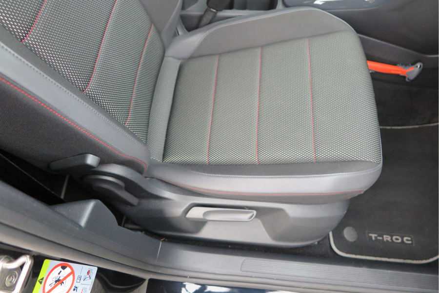 Volkswagen T-Roc 1.5 TSI 150pk DSG Sport Business R-Line ,Led,Trekhaak ,Navi, Achteruitrijcamera, Virtual cockpit, DAB+ , PDC, LMV19" ,Electr. achterklep, Carplay etc.