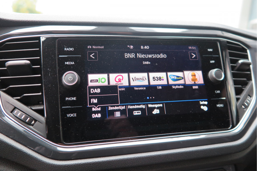 Volkswagen T-Roc 1.5 TSI 150pk DSG Sport Business R-Line ,Led,Trekhaak ,Navi, Achteruitrijcamera, Virtual cockpit, DAB+ , PDC, LMV19" ,Electr. achterklep, Carplay etc.