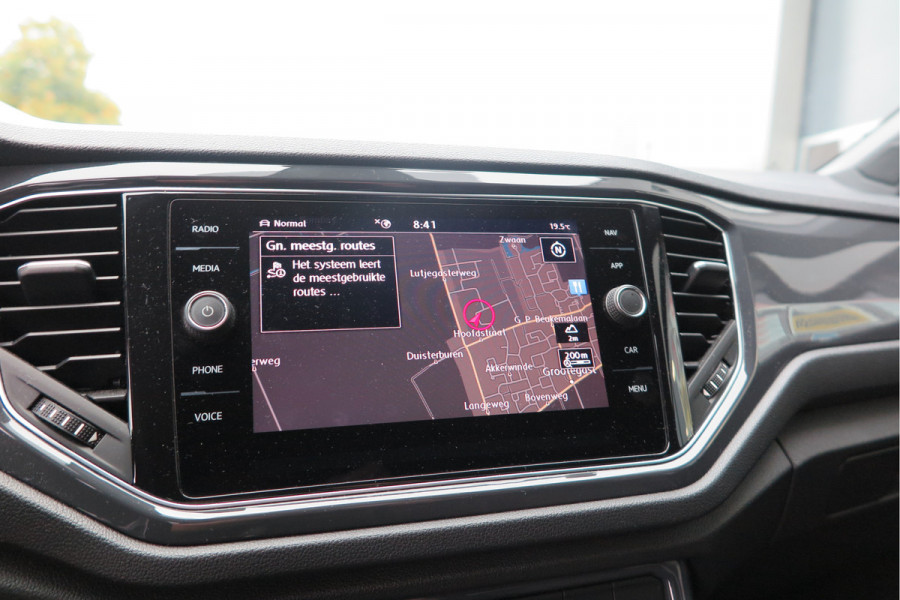 Volkswagen T-Roc 1.5 TSI 150pk DSG Sport Business R-Line ,Led,Trekhaak ,Navi, Achteruitrijcamera, Virtual cockpit, DAB+ , PDC, LMV19" ,Electr. achterklep, Carplay etc.