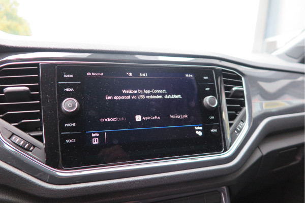 Volkswagen T-Roc 1.5 TSI 150pk DSG Sport Business R-Line ,Led,Trekhaak ,Navi, Achteruitrijcamera, Virtual cockpit, DAB+ , PDC, LMV19" ,Electr. achterklep, Carplay etc.