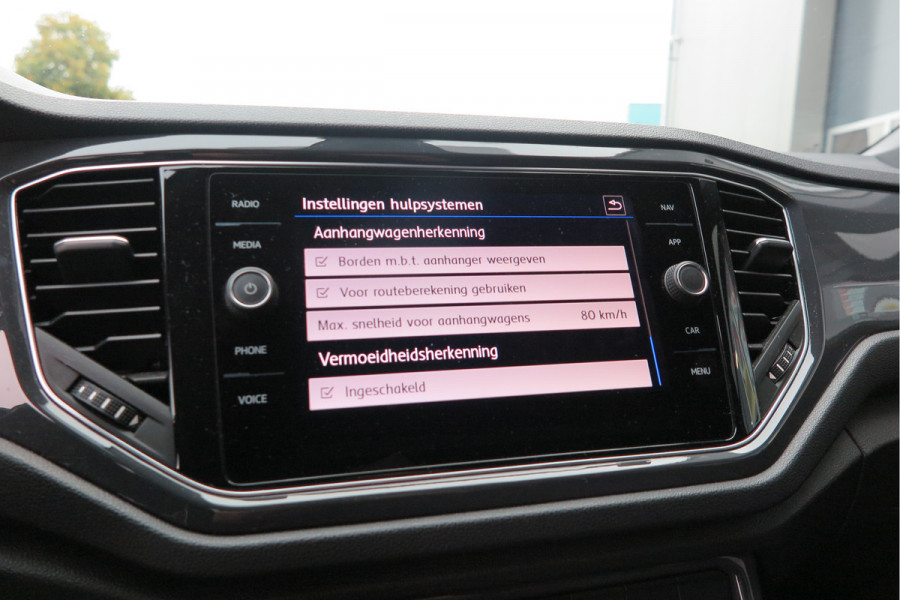 Volkswagen T-Roc 1.5 TSI 150pk DSG Sport Business R-Line ,Led,Trekhaak ,Navi, Achteruitrijcamera, Virtual cockpit, DAB+ , PDC, LMV19" ,Electr. achterklep, Carplay etc.