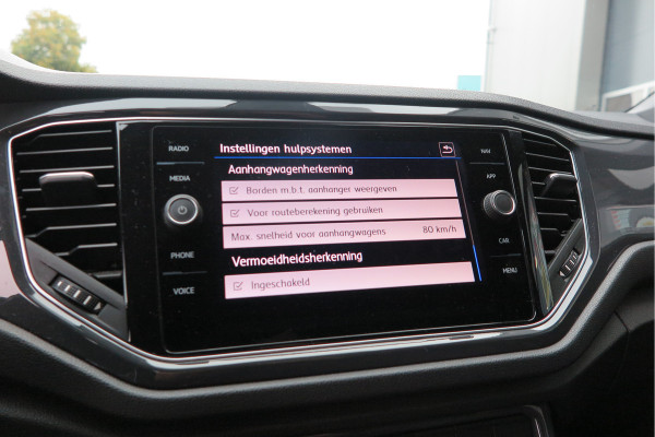 Volkswagen T-Roc 1.5 TSI 150pk DSG Sport Business R-Line ,Led,Trekhaak ,Navi, Achteruitrijcamera, Virtual cockpit, DAB+ , PDC, LMV19" ,Electr. achterklep, Carplay etc.
