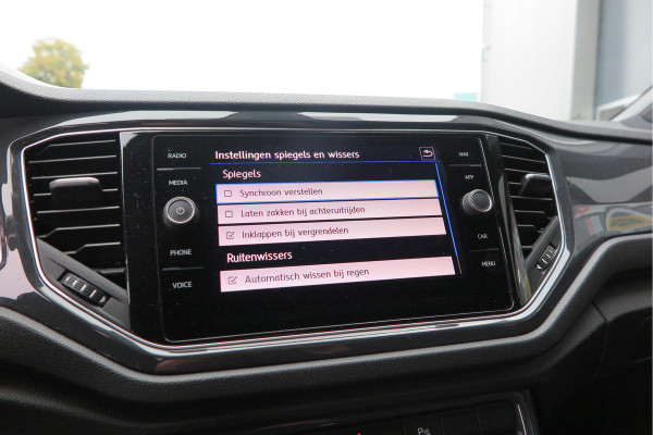Volkswagen T-Roc 1.5 TSI 150pk DSG Sport Business R-Line ,Led,Trekhaak ,Navi, Achteruitrijcamera, Virtual cockpit, DAB+ , PDC, LMV19" ,Electr. achterklep, Carplay etc.