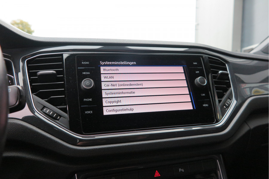 Volkswagen T-Roc 1.5 TSI 150pk DSG Sport Business R-Line ,Led,Trekhaak ,Navi, Achteruitrijcamera, Virtual cockpit, DAB+ , PDC, LMV19" ,Electr. achterklep, Carplay etc.
