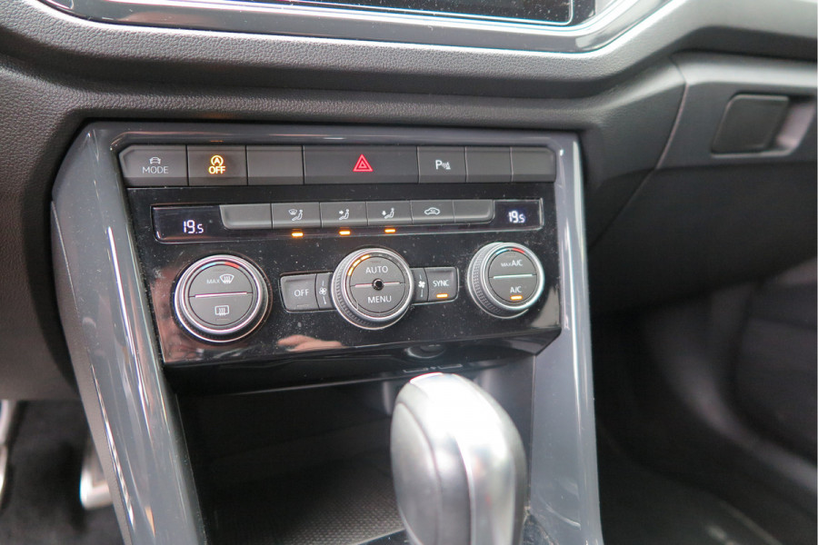Volkswagen T-Roc 1.5 TSI 150pk DSG Sport Business R-Line ,Led,Trekhaak ,Navi, Achteruitrijcamera, Virtual cockpit, DAB+ , PDC, LMV19" ,Electr. achterklep, Carplay etc.