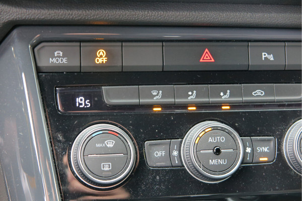 Volkswagen T-Roc 1.5 TSI 150pk DSG Sport Business R-Line ,Led,Trekhaak ,Navi, Achteruitrijcamera, Virtual cockpit, DAB+ , PDC, LMV19" ,Electr. achterklep, Carplay etc.