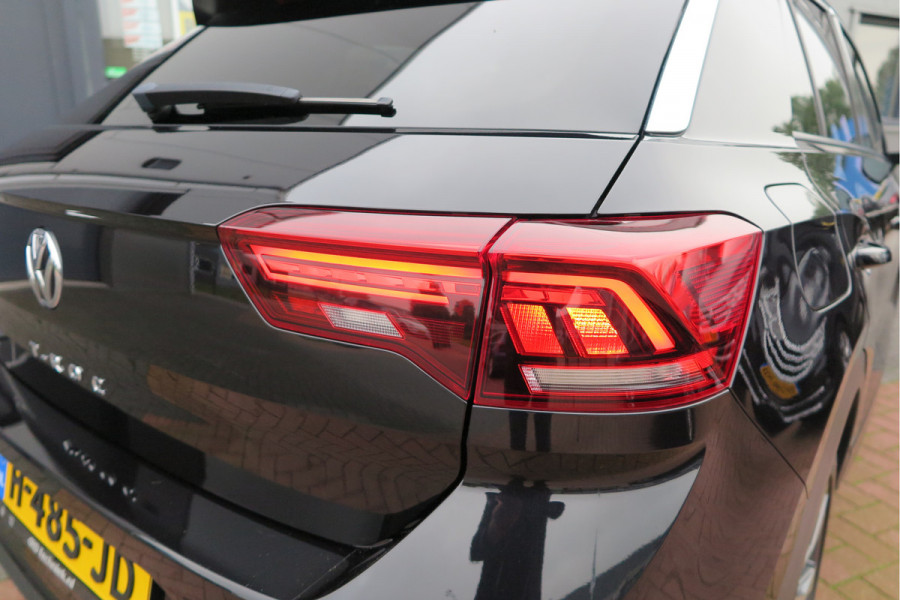 Volkswagen T-Roc 1.5 TSI 150pk DSG Sport Business R-Line ,Led,Trekhaak ,Navi, Achteruitrijcamera, Virtual cockpit, DAB+ , PDC, LMV19" ,Electr. achterklep, Carplay etc.