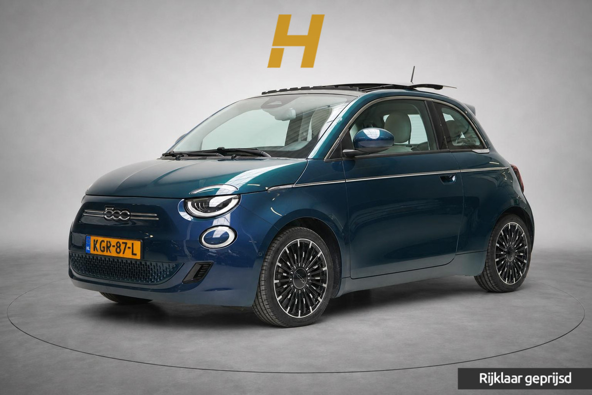 Fiat 500E La Prima 42 kWh | SoH 90,6% | Schuif/kanteldak | Carplay | Adaptive cruise | Parkeersensoren | Pack winter | Lm velgen
