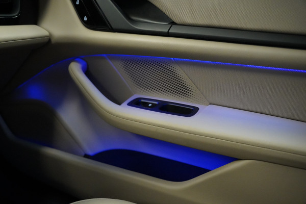 Porsche Taycan Performance 84 kWh ACC Panoramadak Leder Memory Seats
