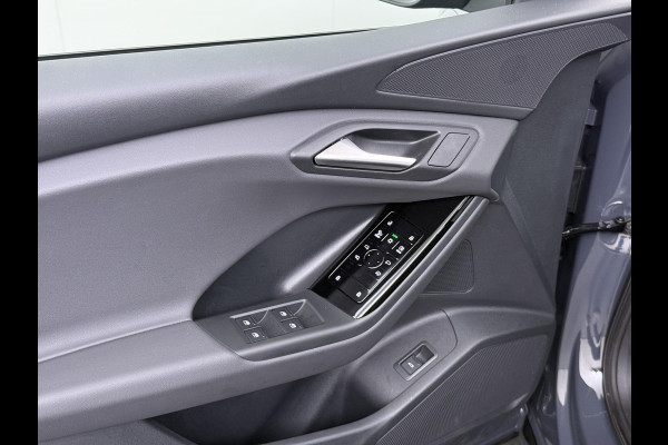 Audi Q6 e-tron Launch edition 83 kWh ELEK. TREKHAAK | STOEL VERWARMING VOOR EN ACHTER | KEYLESS | 360 CAMERA | STUURVERWARMING | FABRIEKS GARANTIE TM 01-08-2027 |
