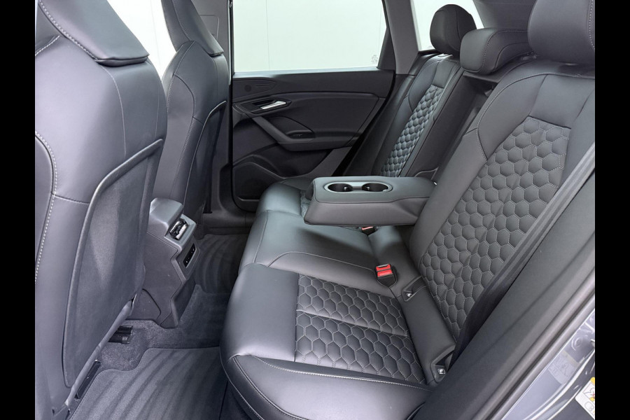 Audi Q6 e-tron Launch edition 83 kWh ELEK. TREKHAAK | STOEL VERWARMING VOOR EN ACHTER | KEYLESS | 360 CAMERA | STUURVERWARMING | FABRIEKS GARANTIE TM 01-08-2027 |