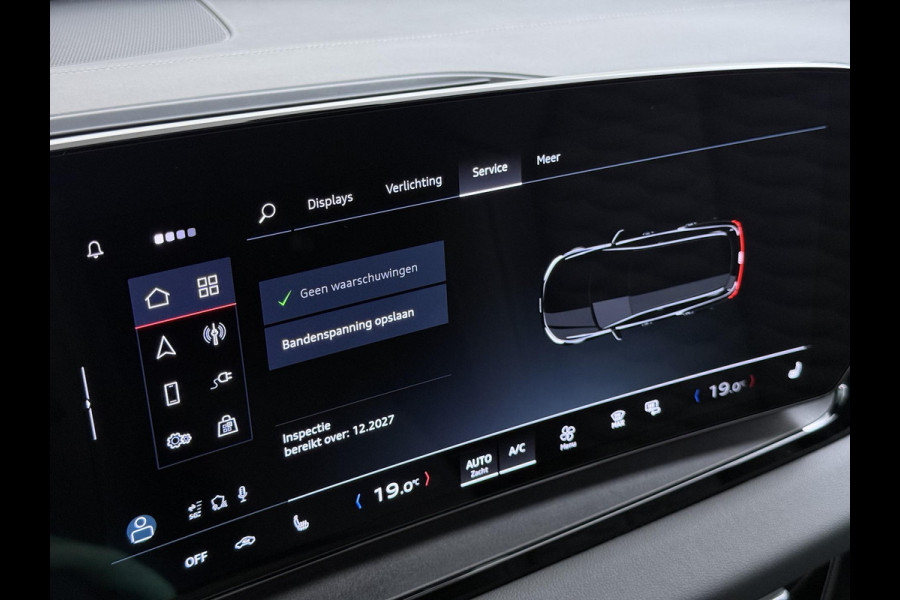 Audi Q6 e-tron Launch edition 83 kWh ELEK. TREKHAAK | STOEL VERWARMING VOOR EN ACHTER | KEYLESS | 360 CAMERA | STUURVERWARMING | FABRIEKS GARANTIE TM 01-08-2027 |