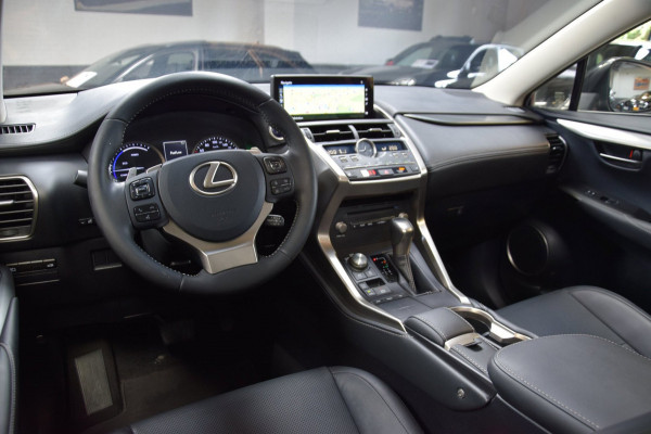 Lexus NX 300h AWD Business Line|Navi|Panoramadak|Leder|