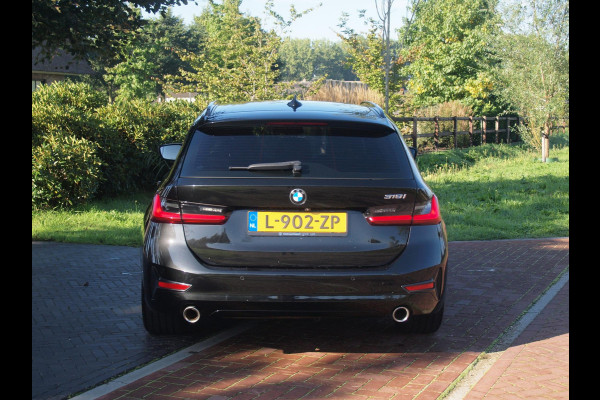 BMW 3 Serie Touring 318i Business Edition Plus | Trekhaak | Camera  | LED-Laser | Sfeerverlichting | Apple Carplay | NL-Auto |