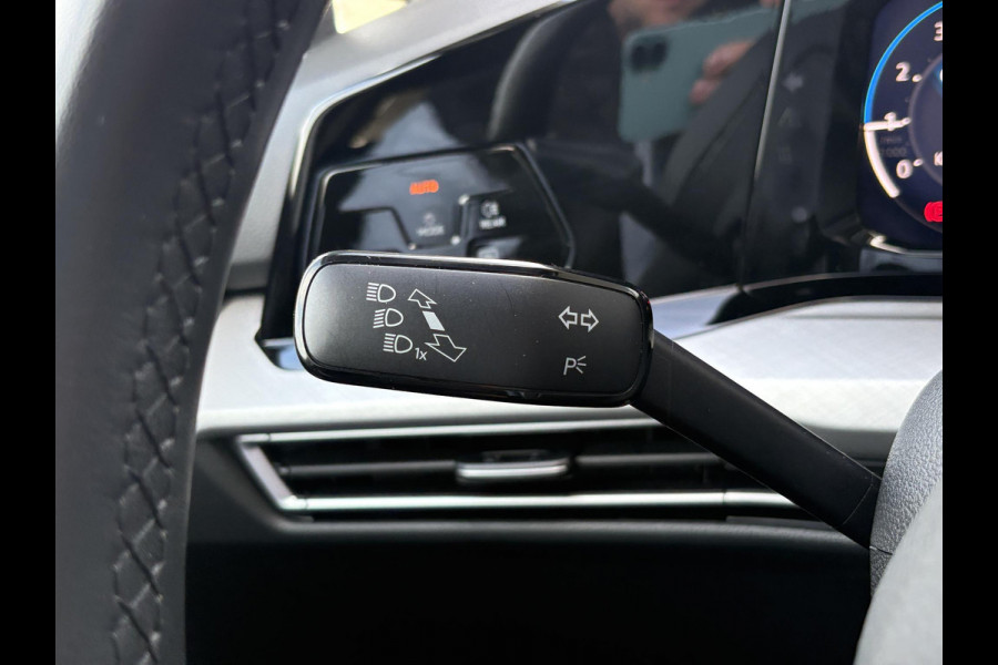 Volkswagen Golf 1.0 TSI Life | Virtual Cockpit | PDC V+A | Privacy Glass | Adaptive Cruise | Carplay | Reservewiel |