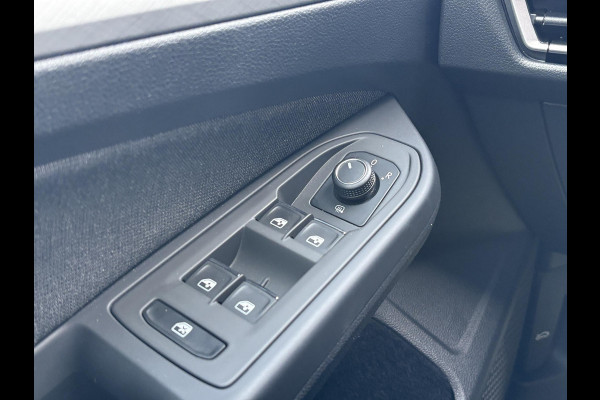 Volkswagen Golf 1.0 TSI Life | Virtual Cockpit | PDC V+A | Privacy Glass | Adaptive Cruise | Carplay | Reservewiel |