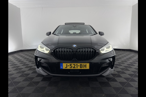 BMW 1-serie 118i M-Sport-Styling High Executive Edition (INCL-BTW) Aut.*PANO | FULL-LED | DIGI-COCKPIT | HIFI-SOUND | CAMERA | HEATED-SPORTSEATS | NAVI-FULLMAP | AMBIENTLIGHT | PRIVACY-GLASS | ECC | CARBON-INLAY | PDC | CRUISE | DAB | 18"ALU*