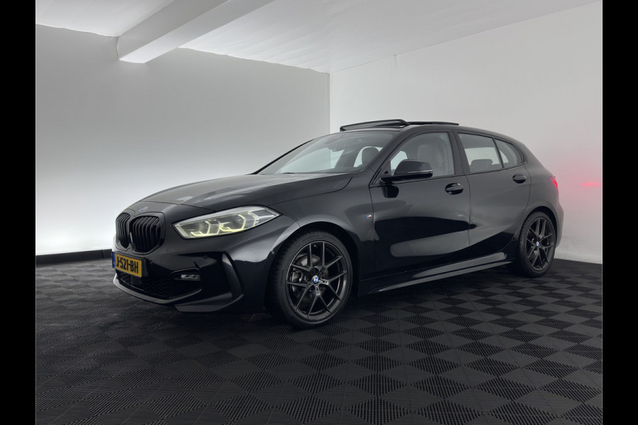 BMW 1-serie 118i M-Sport-Styling High Executive Edition (INCL-BTW) Aut.*PANO | FULL-LED | DIGI-COCKPIT | HIFI-SOUND | CAMERA | HEATED-SPORTSEATS | NAVI-FULLMAP | AMBIENTLIGHT | PRIVACY-GLASS | ECC | CARBON-INLAY | PDC | CRUISE | DAB | 18"ALU*