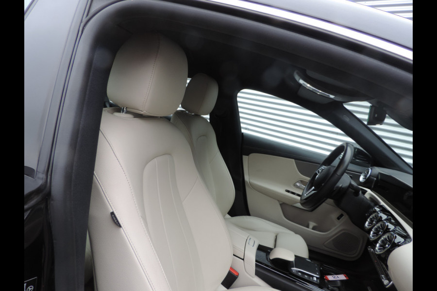 Mercedes-Benz CLA-Klasse Shooting Brake 180 Business Solution Luxury leer sfeer licht
