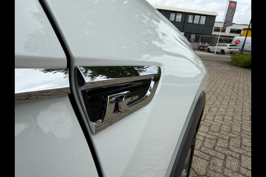 Volkswagen Tiguan 1.5 TSI ACT R-LINE AUTOMAAT Trekhaak Head UP display Navigatie Automatische Airco LMV Adaptief Cruise control