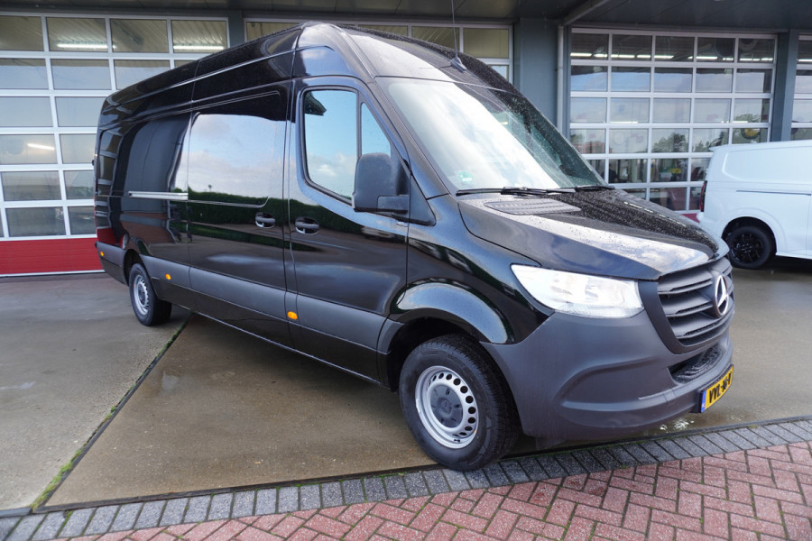 Mercedes-Benz Sprinter 317 CDI 170pk L3H2 RWD 3500kg Automaat Trekhaak met oprijschans/ NR. V094 | Omvormer  /Elekr.Dakventilator / Geveerde stoel