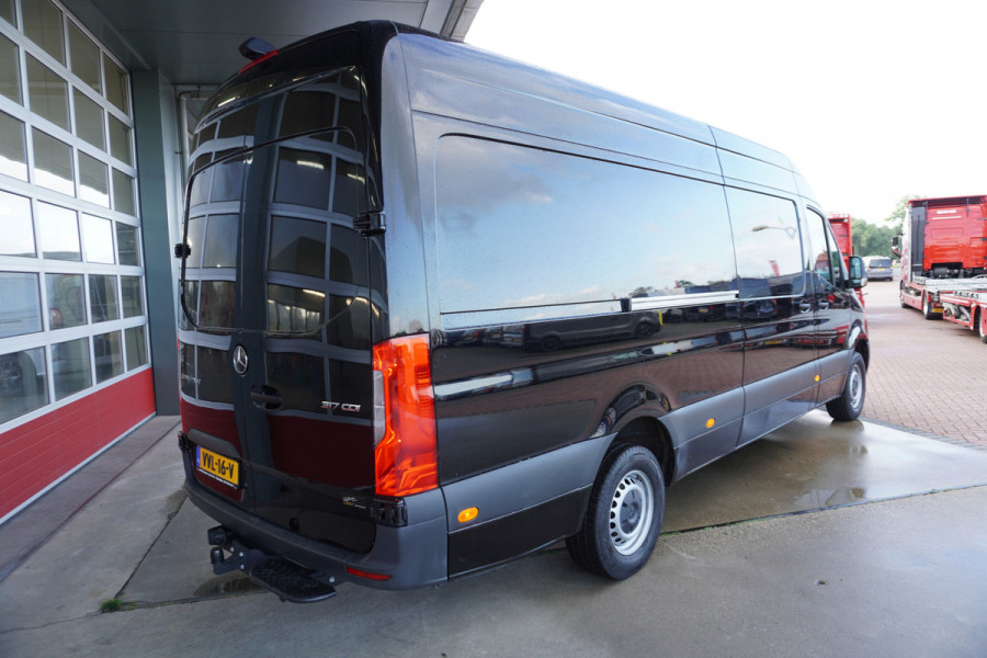Mercedes-Benz Sprinter 317 CDI 170pk L3H2 RWD 3500kg Automaat Trekhaak met oprijschans/ NR. V094 | Omvormer  /Elekr.Dakventilator / Geveerde stoel