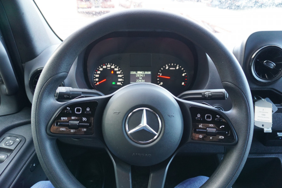Mercedes-Benz Sprinter 317 CDI 170pk L3H2 RWD 3500kg Automaat Trekhaak met oprijschans/ NR. V094 | Omvormer  /Elekr.Dakventilator / Geveerde stoel