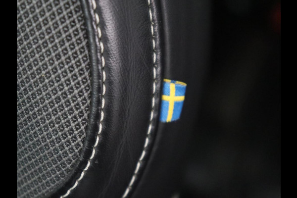 Volvo XC60 2.0 B5 R-Design | Trekhaak | Pano-Dak | LED | Harman Kardon Sound | 360 Camera