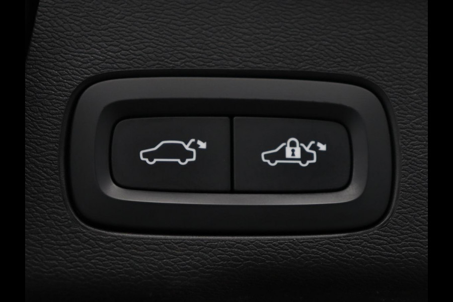 Volvo XC60 2.0 B5 R-Design | Trekhaak | Pano-Dak | LED | Harman Kardon Sound | 360 Camera