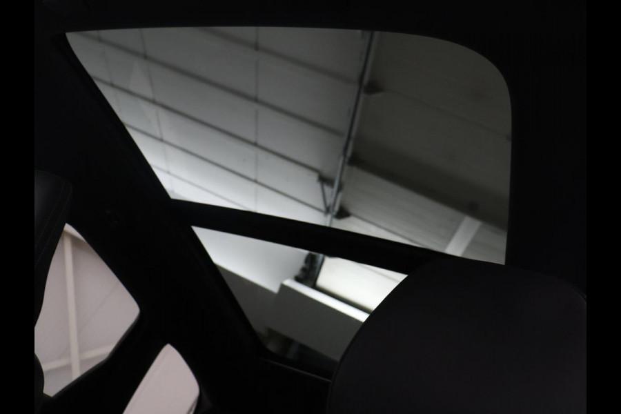 Volvo XC60 2.0 B5 R-Design | Trekhaak | Pano-Dak | LED | Harman Kardon Sound | 360 Camera