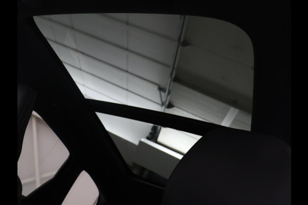Volvo XC60 2.0 B5 R-Design | Trekhaak | Pano-Dak | LED | Harman Kardon Sound | 360 Camera