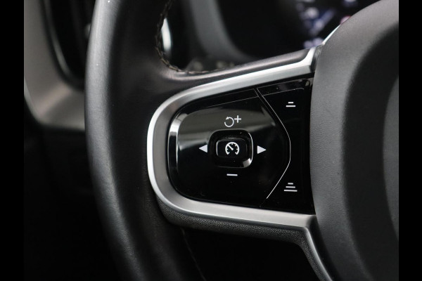 Volvo XC60 2.0 B5 R-Design | Trekhaak | Pano-Dak | LED | Harman Kardon Sound | 360 Camera
