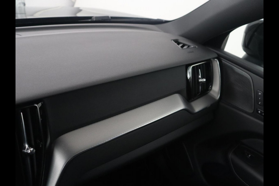 Volvo XC60 2.0 B5 R-Design | Trekhaak | Pano-Dak | LED | Harman Kardon Sound | 360 Camera