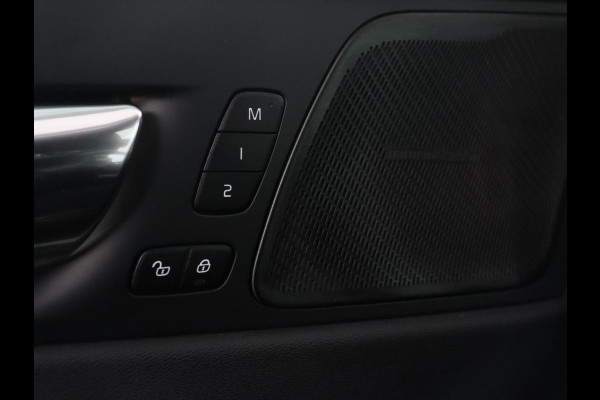 Volvo XC60 2.0 B5 R-Design | Trekhaak | Pano-Dak | LED | Harman Kardon Sound | 360 Camera