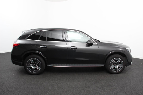 Mercedes-Benz GLC 400e 4MATIC AMG Line PHEV  Navigatie Panorama dak Lederen bekleding Camera Electrisch bedienbare achterklep Trekhaak Adaptive cruise control