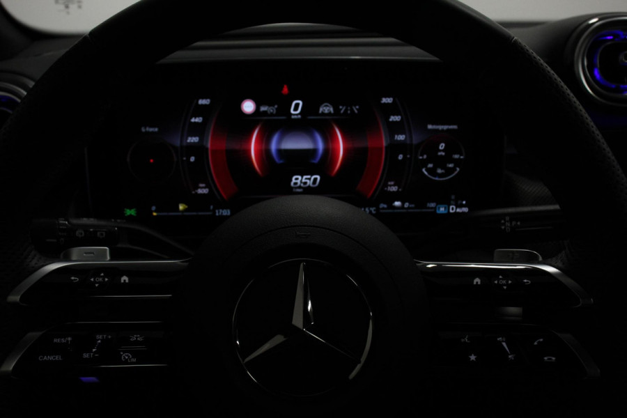 Mercedes-Benz GLC 400e 4MATIC AMG Line PHEV  Navigatie Panorama dak Lederen bekleding Camera Electrisch bedienbare achterklep Trekhaak Adaptive cruise control