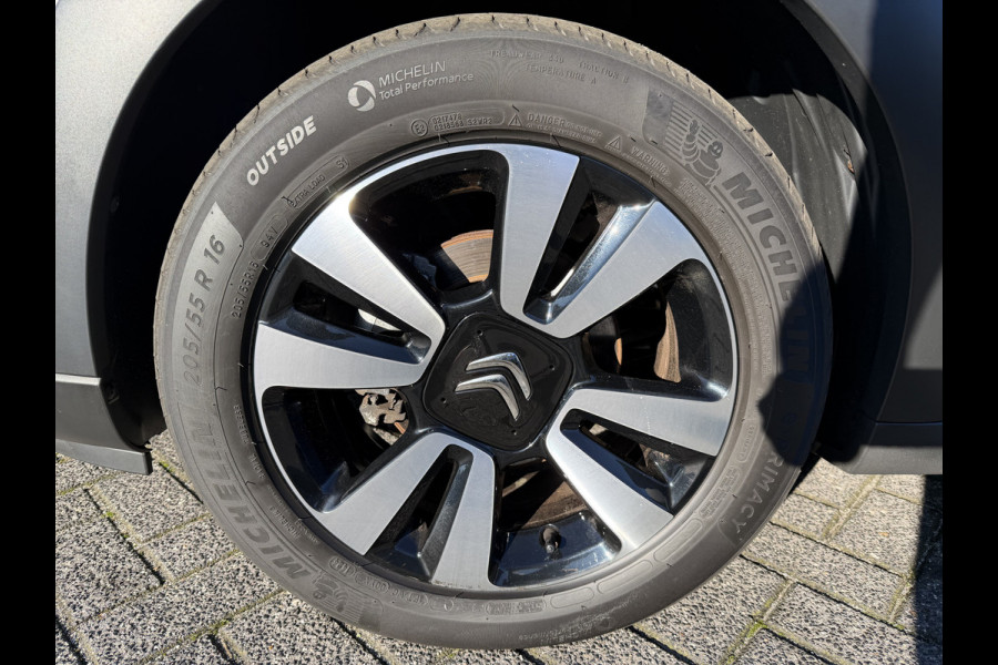 Citroën C3 110pk Shine (Camera - Keyless Entry - LED - Automatische Airco - Navigatie - Apple Carplay)