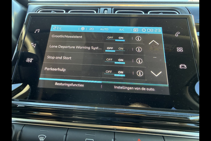 Citroën C3 110pk Shine (Camera - Keyless Entry - LED - Automatische Airco - Navigatie - Apple Carplay)
