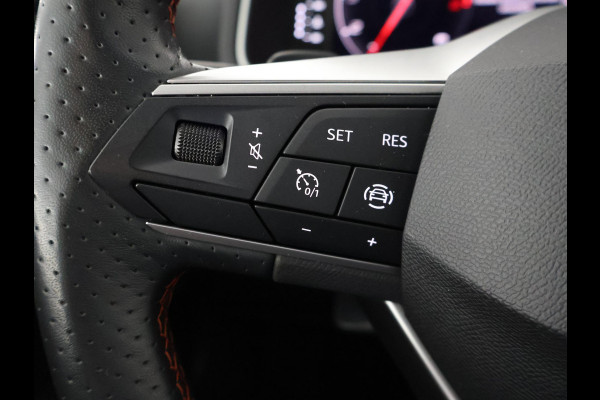 Seat Arona 1.0 TSI FR BUS.BLACKLINE AUTOMAAT GARANTIE 5-2034* . APPLE CARPLAY & ANDRIOD AUTO . PARKEERSENSOREN V & A . STOELVERWARMING