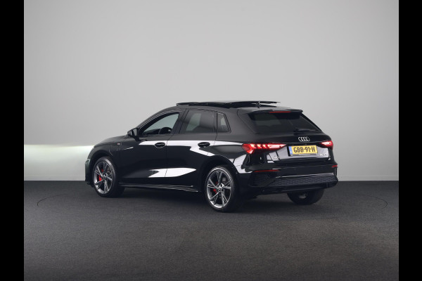 Audi A3 Sportback 45 TFSI e S-Line Competition 245 pk Plug in Hybrid  | Panoramadak | Parkeersensoren (Park assist) | Achteruitrijcamera | | Verlengde garantie | Navigatie