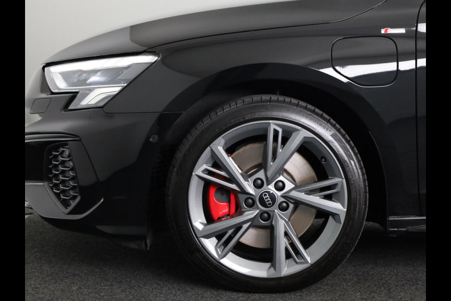 Audi A3 Sportback 45 TFSI e S-Line Competition 245 pk Plug in Hybrid  | Panoramadak | Parkeersensoren (Park assist) | Achteruitrijcamera | | Verlengde garantie | Navigatie