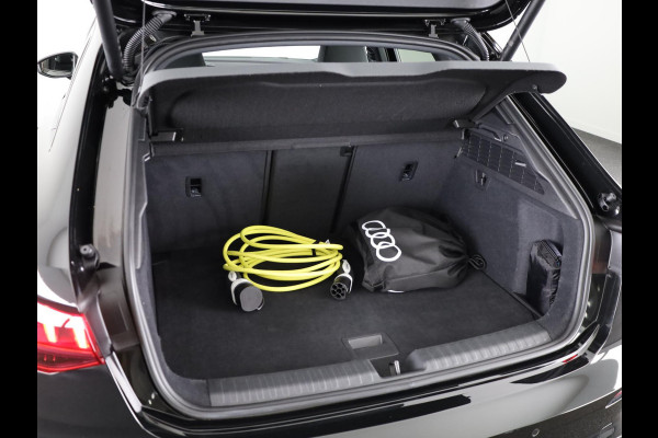 Audi A3 Sportback 45 TFSI e S-Line Competition 245 pk Plug in Hybrid  | Panoramadak | Parkeersensoren (Park assist) | Achteruitrijcamera | | Verlengde garantie | Navigatie